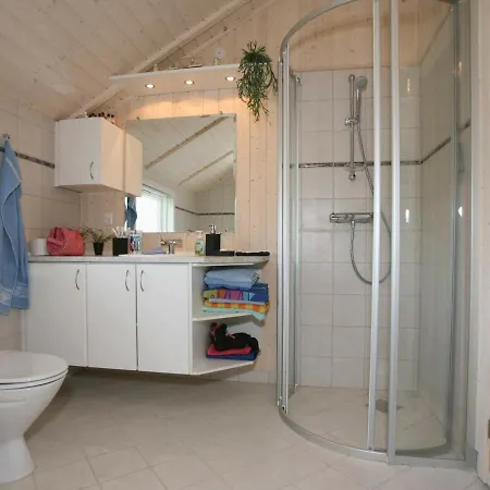 Holiday home Three-bedroom In Vaeggerlose 11 *